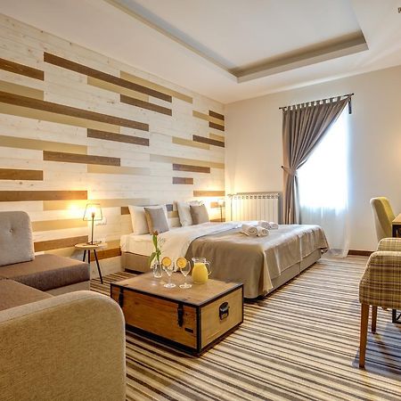 Garni Hotel Zavicaj Belgrade Exterior photo