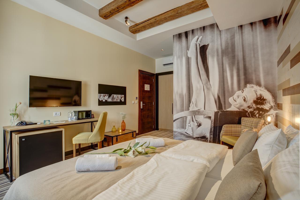 Garni Hotel Zavicaj Belgrade Exterior photo